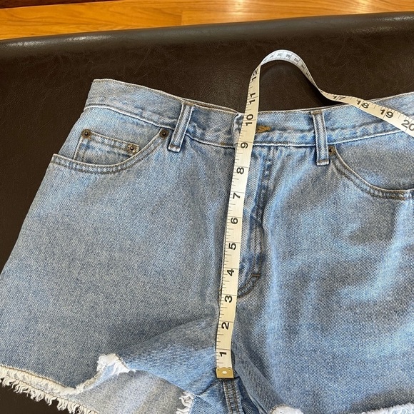 Bugle Boy denim jean shorts light wash fray hem size 6 summer festival concert - Picture 6 of 13